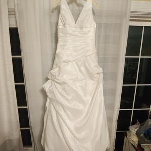 Two by Rosa Clara Wedding Dress-VNeck